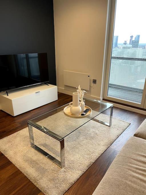 Lovely 2-Bedroom Condo With Balcony Manchester Exterior photo